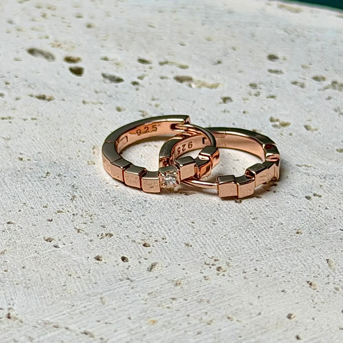 MODULO ROSA - kolczyki ze srebra pozłacanego różowym złotem